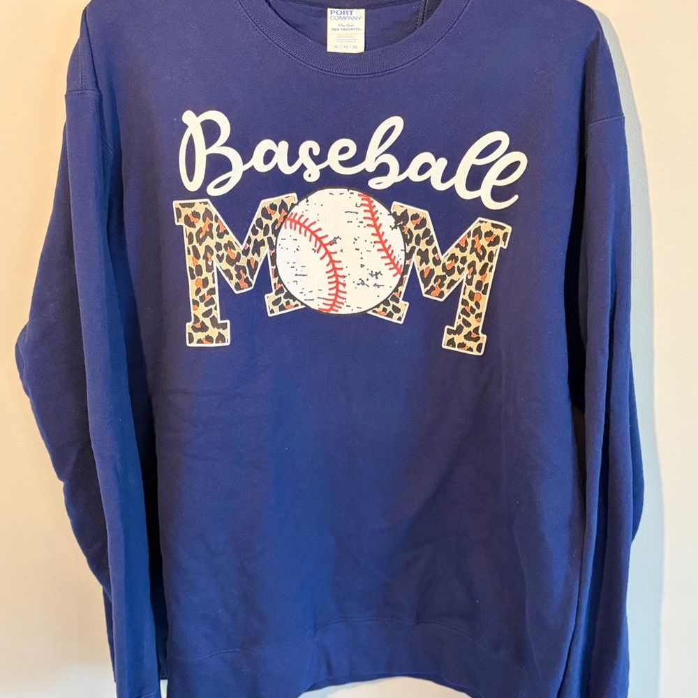 Baseball Mom Graphic Sweatshirt